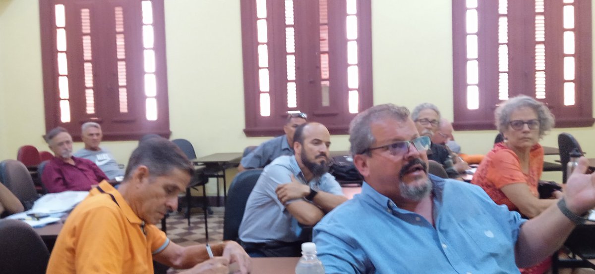 La Dirección de Posgrado de <a href="/CubaMES/">MES</a>  presente en <a href="/cimagtx25/">CIMAGT</a> del <a href="/MinagCuba/">Ministerio de la Agricultura de Cuba</a> en apertura de su maestría, al <a href="/MinturCuba/">Ministerio Turismo</a> en cambio de mando <a href="/FORMATUR/">FORMACION TURISTICO</a> y al ISDI  <a href="/UHabana/">Universidad_Habana</a>   en un taller de perfeccionamiento de maestría #GenteQueSuma <a href="/WalterBG_MES/">Walter Baluja García</a> <a href="/Aurorafg5/">Aurora Fernández</a>