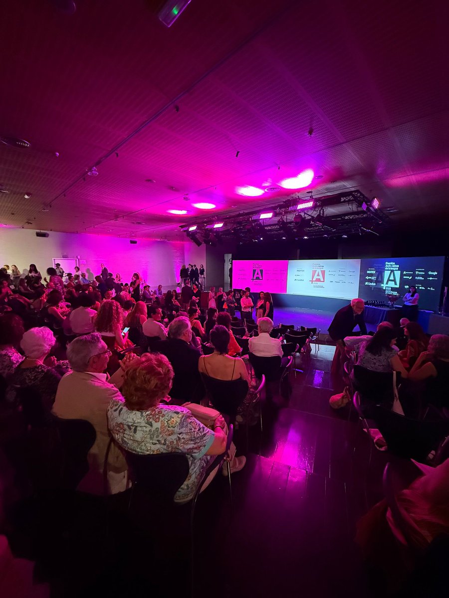 📣 ¡Ya casi estamos para conmemorar la IV edición de los Premios <a href="/archiletras/">Archiletras</a> de la Lengua!

🎤 Con <a href="/_ManuSanchez_/">Manu Sánchez</a> como maestro de ceremonias
📚 Una cita con la lengua, la cultura y el reconocimiento a quienes destacan por su labor en la promoción e investigación del español.

✨