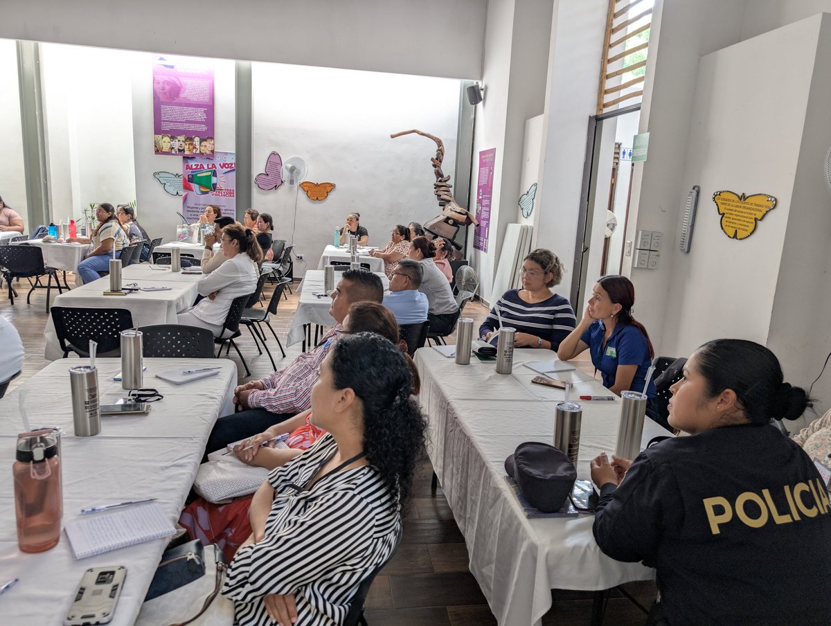 Colectiva de Mujeres tweet media