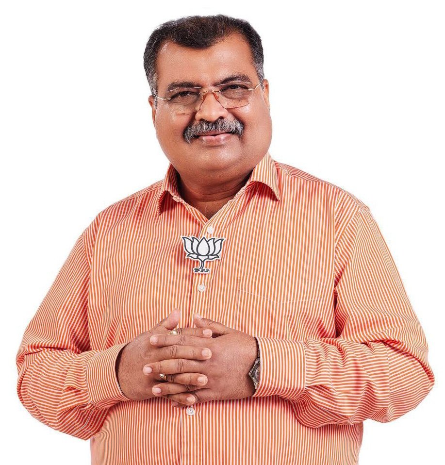 Heartiest Congratulations to Shri <a href="/RaviDadaChavan/">Ravindra Chavan</a> Ji for being elected as the State President of <a href="/BJP4Maharashtra/">भाजपा महाराष्ट्र</a>. We are sure that the party will set many more milestones in your dynamic leadership. Abhinandan Sir. 
#RavindraChavan4BJP #RavindraChavan #BJP4Maharashtra
