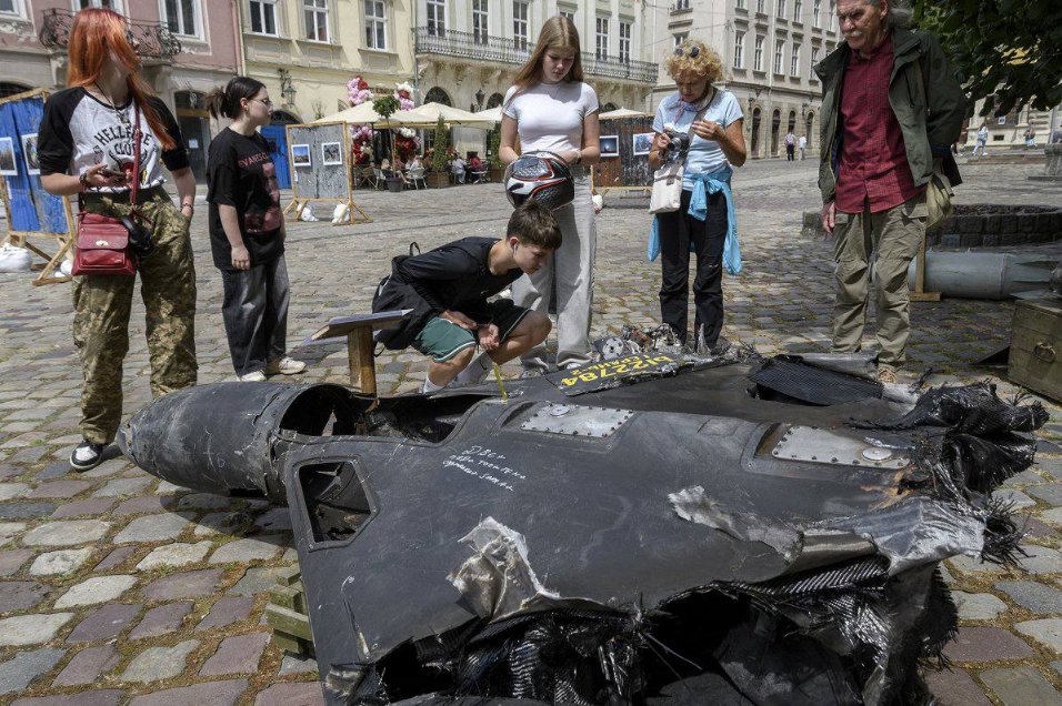 Виставка знешкодженої зброї рф, Львів, 27 червня 2025.

- Життя це МИТЬ  -