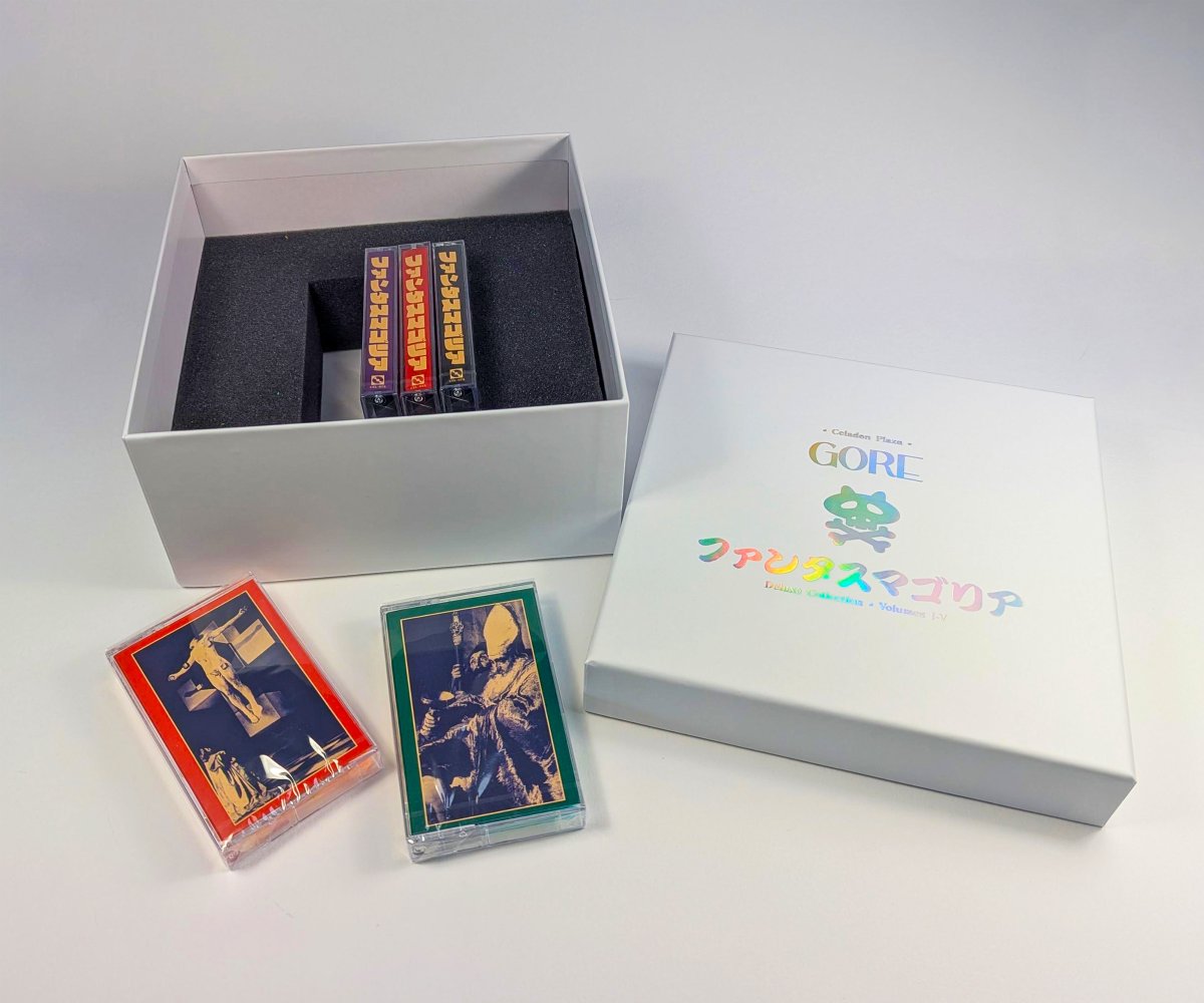 🚨LIVE NOW🚨

🩸フ​ァ​ン​タ​ス​マ​ゴ​リ​ア Volumes I-V DELUXE BOXSET COLLECTION - <a href="/visceraandvapor/">𝐺𝑂𝑅𝐸</a> 🩸

STRICTLY LIMITED TO 50 BOXSETS

AVAILABLE EXCLUSIVELY AT celadonplaza.com

FREE CODES: dlcm.app/celadon-plaza/…

Happy Friday and enjoy this beautiful collection ✌️