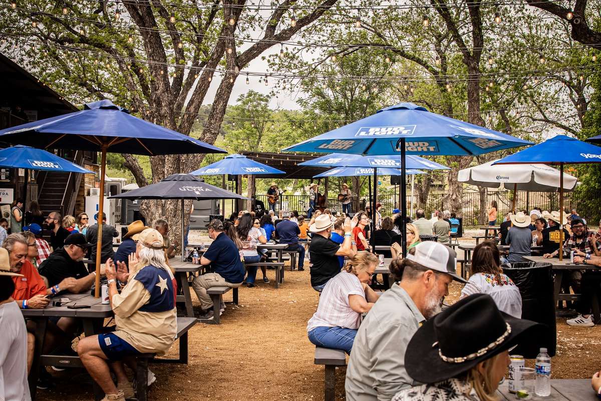 WhitewaterRocks's tweet image. 🎶🎆 Kick off 4th of July a little early with free pre-show tunes with George Joseph Marsh in the Biergarten!
The Biergarten is free to enter and open to the public 6:00 PM - 6:30 PM. After 6:30 PM, the Biergarten will be closed to those without tickets to see Hudson Westbrook.…