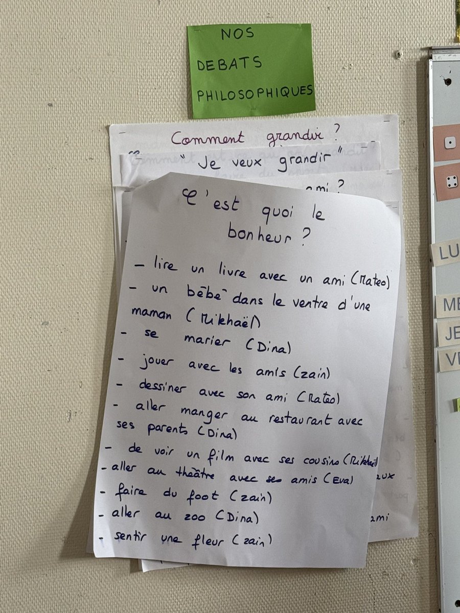 Dans les écoles parisiennes, on arrose les petits enfants pour qu’ils poussent plus vite ! Merci aux personnels qui nous permettent de garder ouverts nos établissements et de protéger les enfants de la chaleur. Plus que jamais poursuivre nos travaux pour rafraîchir les bâtiments.