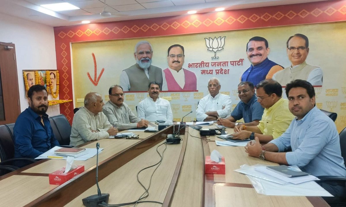 AnantMukati's tweet photo. श्री हेमंत खंडेलवाल जी को निर्विरोध भारतीय जनता पार्टी मध्यप्रदेश के प्रदेश अध्यक्ष मनोनीत होने पर हार्दिक शुभकामनाएं! 
💐🙂🙂
#SangathanParv https://t.co/UwSIbleu0e