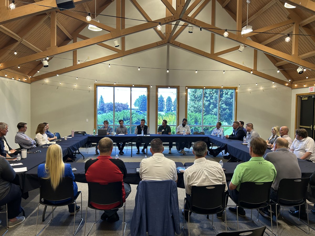 MNSoyGrowers's tweet image. Pres. Darin Johnson & VP Ryan Mackenthun joined industry colleagues today for an ag roundtable with @RepFinstad at Farmamerica. Darin & Ryan discussed policy priorities - including biofuels, trade & taxes - as we look ahead to @ASA_Soybeans Hill Visits later this month in DC!
