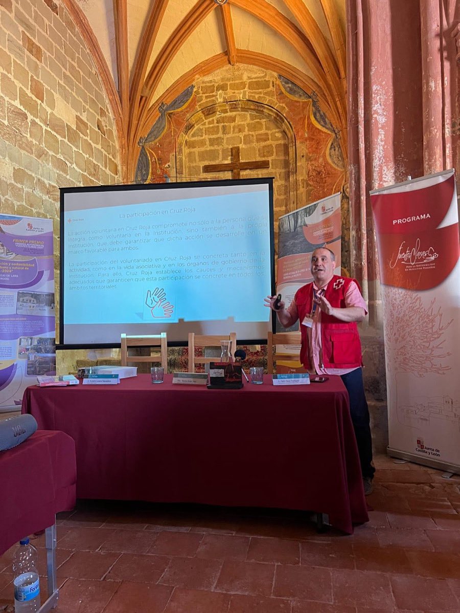 Cruz Roja en Castilla y León (@crecyl) on Twitter photo Hoy hemos participado en la Escuela de Alcaldes para la Sostenibilidad en Municipios Pequeños, jornadas organizadas por la Consejería de Medio Ambiente, Vivienda y Ordenación del Territorio, de la <a href="/jcyl/">Junta de Castilla y León</a>, en Cubillejo de Lara (Burgos) y junto a <a href="/fundacionO2/">Fundación Oxígeno</a>. Hoy hemos participado en la Escuela de Alcaldes para la Sostenibilidad en Municipios Pequeños, jornadas organizadas por la Consejería de Medio Ambiente, Vivienda y Ordenación del Territorio, de la <a href="/jcyl/">Junta de Castilla y León</a>, en Cubillejo de Lara (Burgos) y junto a <a href="/fundacionO2/">Fundación Oxígeno</a>.