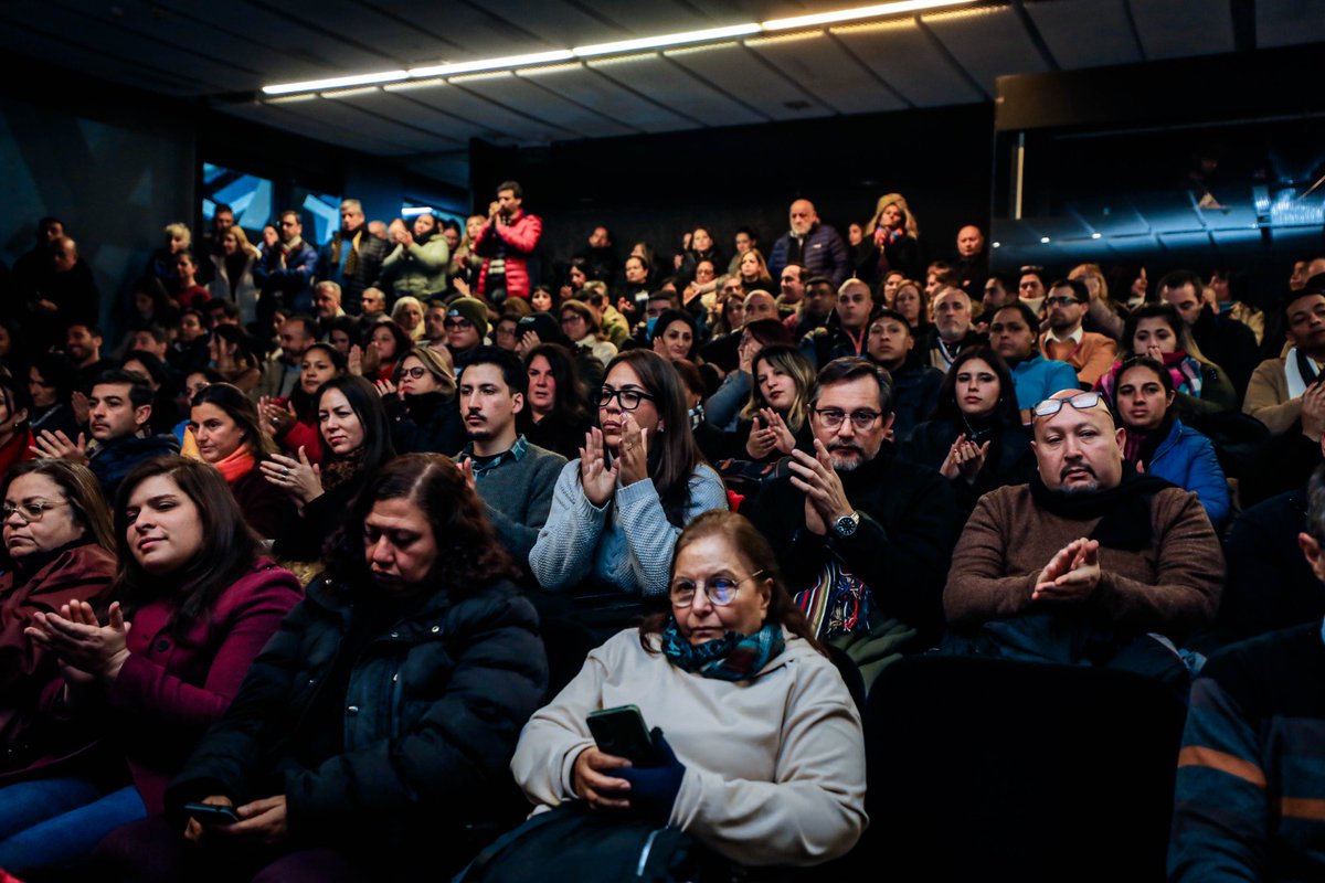 En #Córdoba, la #salud es prioridad.
✅El gobernador <a href="/MartinLlaryora/">Martín Llaryora</a>  presentó la Asignación Estímulo al personal de salud y anunció la unificación del régimen legal del personal sanitario.
👉Un reconocimiento concreto y sostenido al trabajo de los equipos de salud 👏