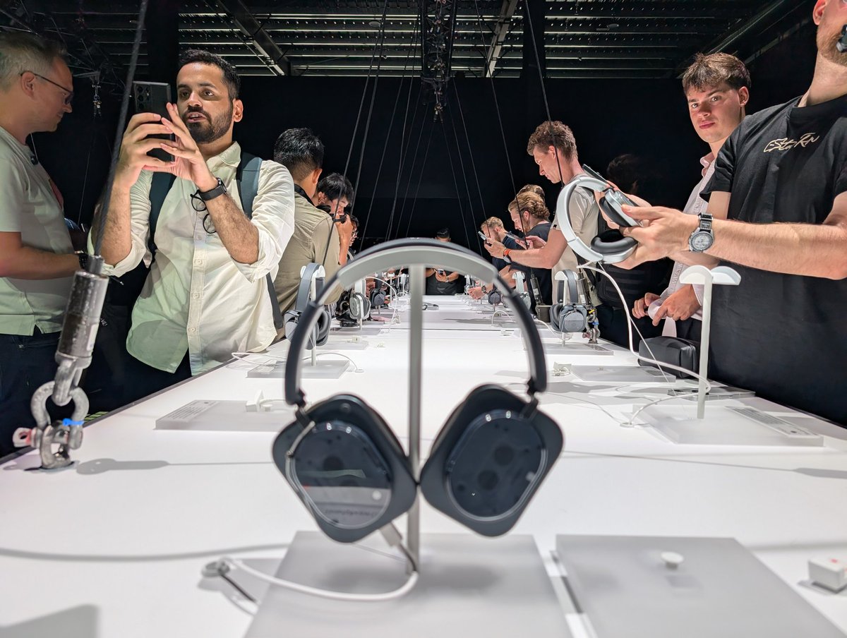 Chris Hall tweet media