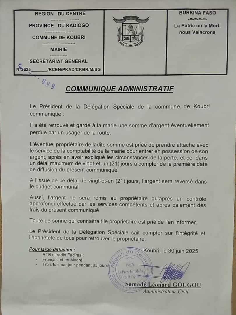 rfemassala's tweet photo. L'intégrité au Burkina Faso  Recueillir de l'argent et se convaincre que ce n'est pas mon argent.  Puis, il faut le transmettre à la mairie.  La municipalité qui publie une annonce en ligne pour trouver le propriétaire.  En dépit de tous ses défis, le Burkina  Imaginez si c'était https://t.co/QNLbDSi9vs