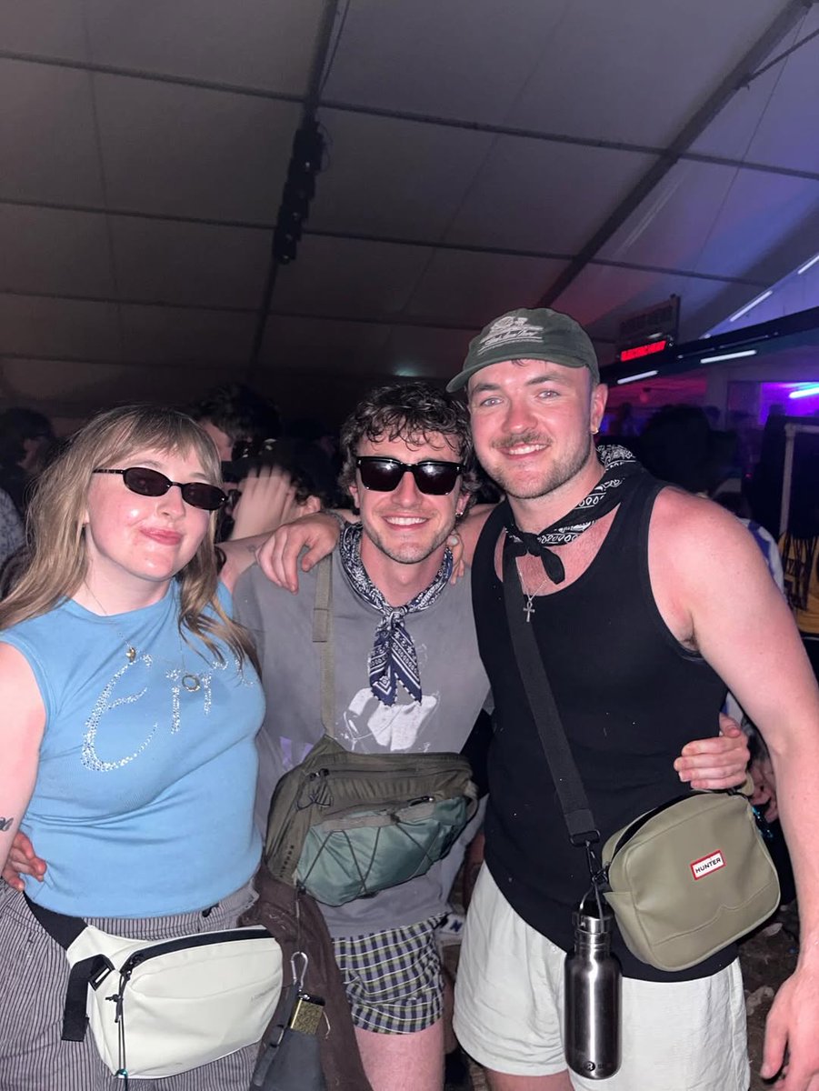 Some other pics of Paul Mescal with friends and family at Glastonbury last weekend 🥹