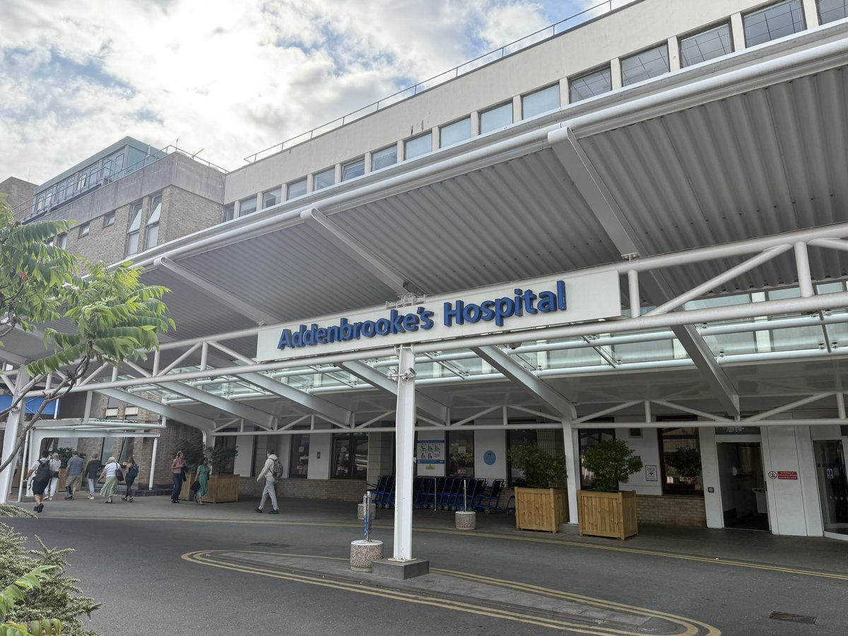 DChu80's tweet image. Grateful to @JamesIVAssoc for travel in #UK: First stop #Cambridgeshire @CUH_NHS hosted by @cam_colorectal @mrhemanjoshi @PowarSurgeON @iannishsadien and talented colleagues - from new robot technologies and approaches to punting and amazing history, great times. Next stop is…