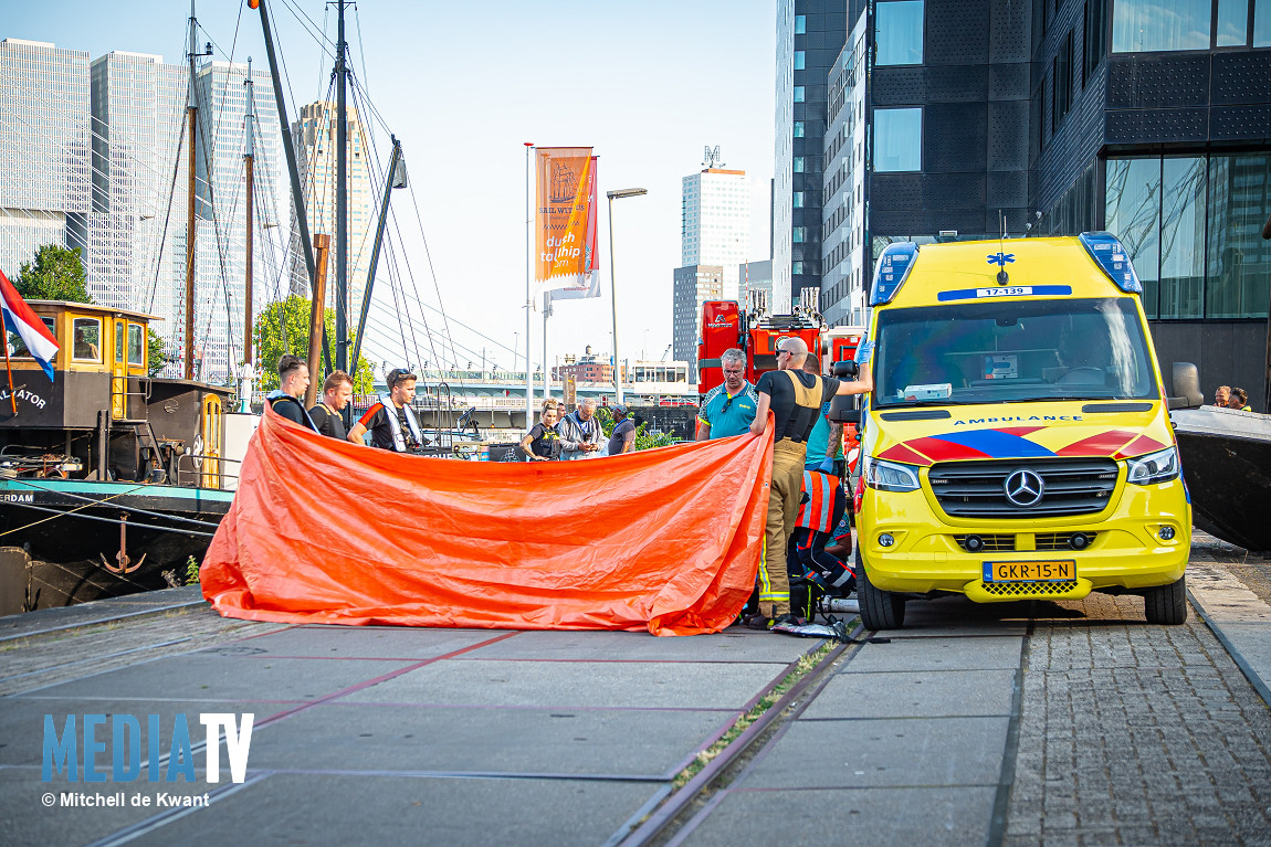 Man overleden na te water raken in Rotterdam