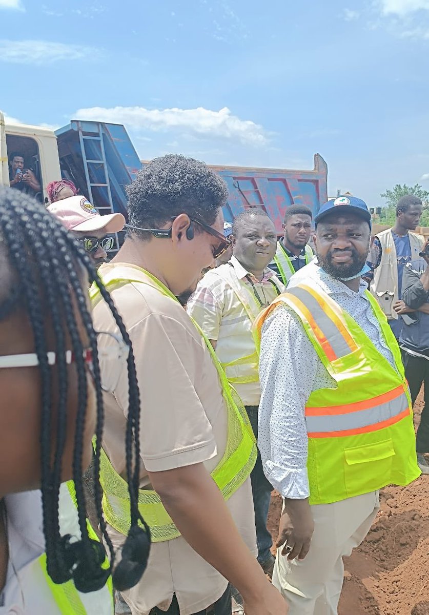 In a decisive and proactive move, EDSG through EdoFEWMA, has continued its comprehensive strategy to address the projected flood threats outlined in the 2025 Annual Flood Outlook released by the
Nigeria Hydrological Services Agency (NIHSA).
Read more…facebook.com/share/1AtNp1nt…