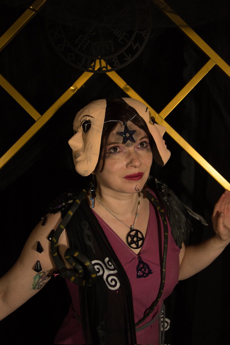 ScarletsFlame's tweet image. My goddess Hecate own design
Cosplay and Design by me
Photographer elensor
#cosplay #germancosplay
