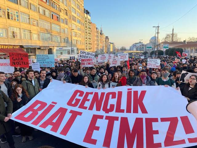 Gençlik biat etmez!
#saraçhane #saraçhanedeyiz