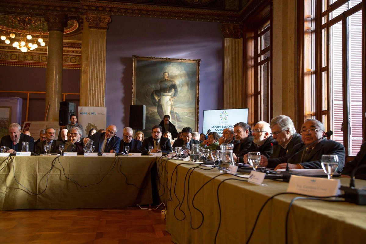 Carolina Cosse (@cossecarolina) on Twitter photo La educación superior pública, de calidad y con integración regional es clave para el desarrollo democrático de nuestros pueblos.
Es un honor dar la bienvenida en el Palacio Legislativo a las rectoras y rectores de <a href="/AUGMoficial/">Asociación de Universidades Grupo Montevideo</a>, reunidos para seguir fortaleciendo esta misión La educación superior pública, de calidad y con integración regional es clave para el desarrollo democrático de nuestros pueblos.
Es un honor dar la bienvenida en el Palacio Legislativo a las rectoras y rectores de <a href="/AUGMoficial/">Asociación de Universidades Grupo Montevideo</a>, reunidos para seguir fortaleciendo esta misión