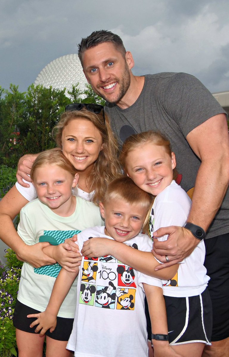 ZBauermaster's tweet image. As many people start their first school leadership position on July 1st or transition to a new role, here&apos;s my biggest piece of wisdom. I wrote it because I need reminded of it...daily!

Blog Post: School Leaders: Go Home and Love Your Family. 

tinyurl.com/yhts8f26