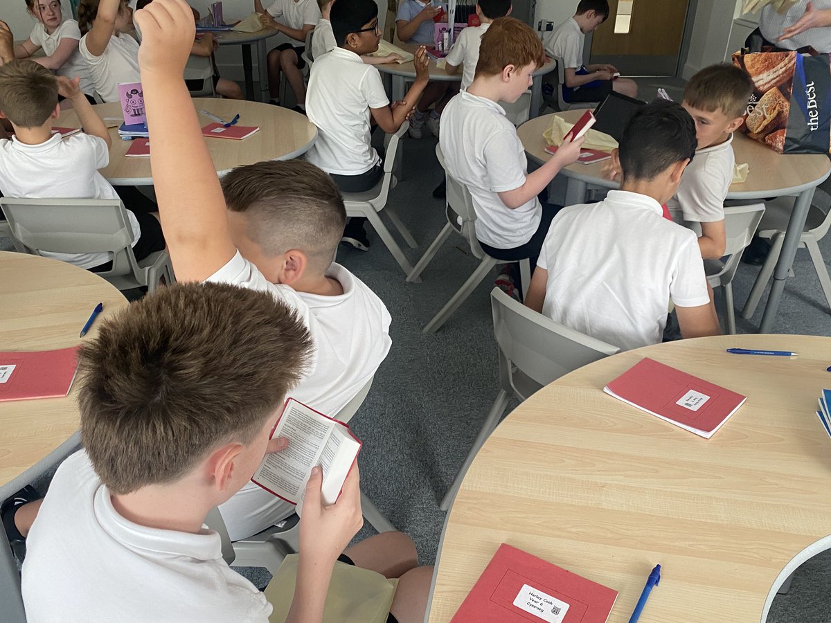 A big thank you to the kindness shown by <a href="/darrandowey/">Darran Dowey</a>, &amp; Ebenezer Evangelical Church, who provided their annual gift for Y6 leavers - a bible &amp; stationery. He also carried out a personal prayer with pupils as they embark on the next step in their education journey tomorrow. 🙏 ⛪️