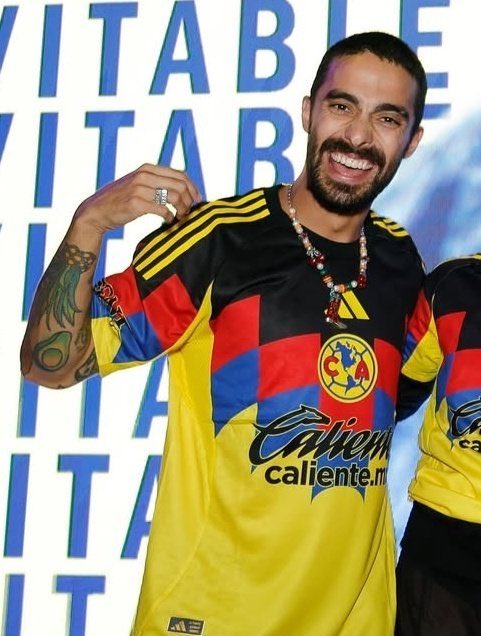 "El Jefe" Águila (@eljefeaguila) on Twitter photo Una pena que Adidas y el equipo de mercadotecnia del <a href="/ClubAmerica/">Club América</a> se preste a esto.
Invitan a eventos ‘influencers’ que no simpatizan con el equipo, y que incluso han criticado al club, y les regalan playeras. Una pena que Adidas y el equipo de mercadotecnia del <a href="/ClubAmerica/">Club América</a> se preste a esto.
Invitan a eventos ‘influencers’ que no simpatizan con el equipo, y que incluso han criticado al club, y les regalan playeras.