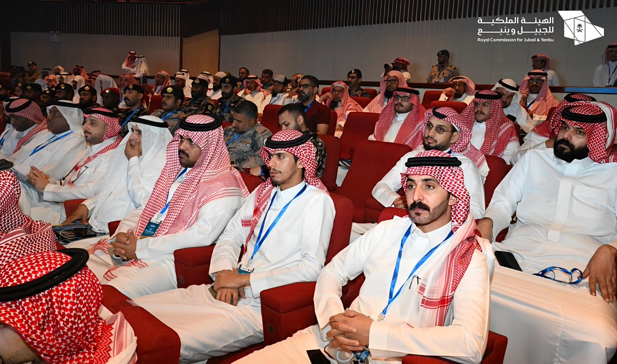 الهيئة الملكية بالجبيل (@rcjy_jubail) on Twitter photo استضافت #الهيئة_الملكية_بالجبيل بالتعاون مع فرع الرئاسة العامة لهيئة الأمر بالمعروف والنهي عن المنكر بالمنطقة الشرقية <a href="/PvGovSa/">رئاسة الهيئة</a> ندوة توعوية بعنوان (خطر المخدرات وأثرها على المجتمع، وسبل الوقاية منها) وذلك في قاعة المؤتمرات بالفناتير.
#صناعة_وحياة استضافت #الهيئة_الملكية_بالجبيل بالتعاون مع فرع الرئاسة العامة لهيئة الأمر بالمعروف والنهي عن المنكر بالمنطقة الشرقية <a href="/PvGovSa/">رئاسة الهيئة</a> ندوة توعوية بعنوان (خطر المخدرات وأثرها على المجتمع، وسبل الوقاية منها) وذلك في قاعة المؤتمرات بالفناتير.
#صناعة_وحياة