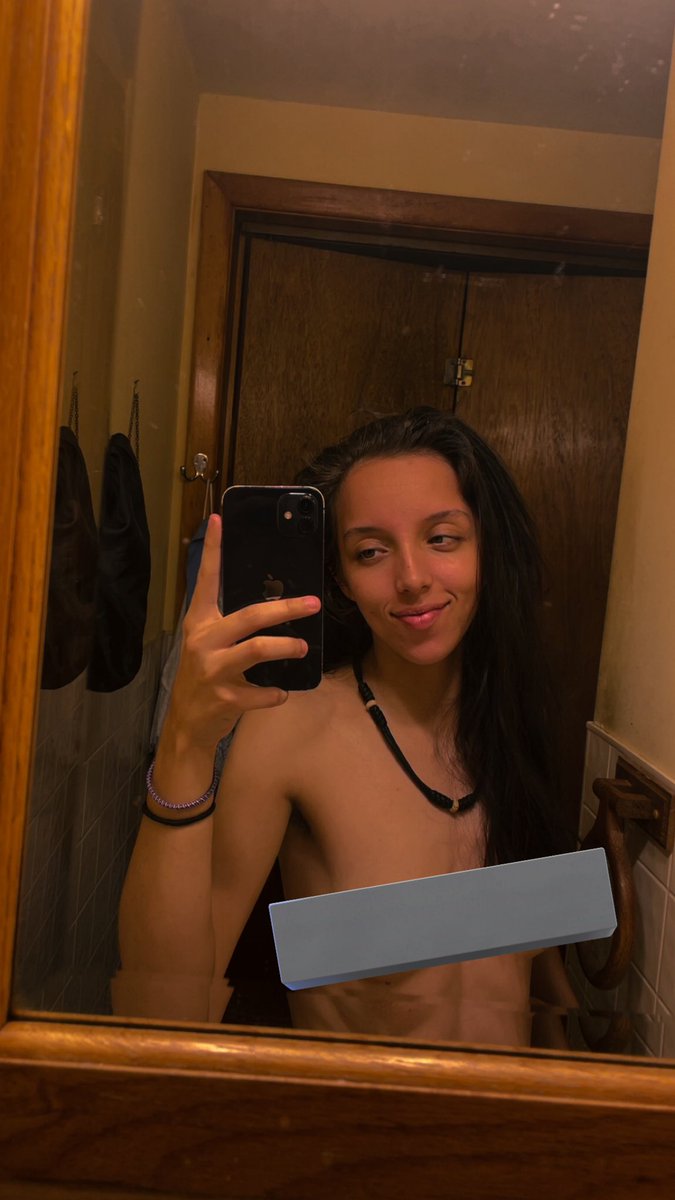 Just because ive been inactive, doesnt mean i got any less attractive 🤫 hit me up 😘 
#buyingcontent #sellingcontent #nsfw