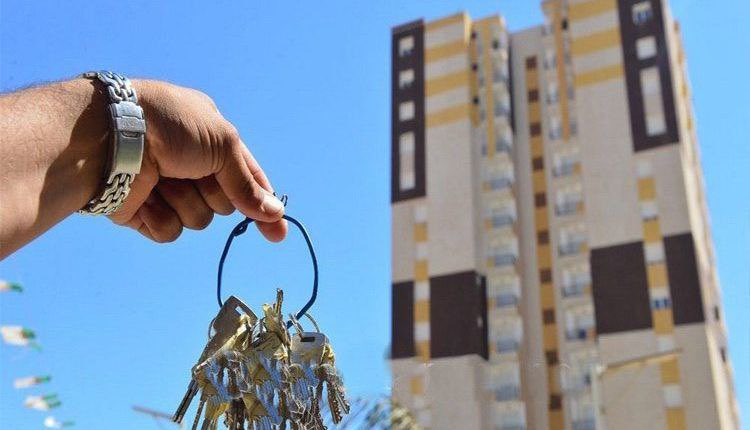 larevueafrique's tweet image. 🇩🇿 FLASH | L&apos;#Algérie lance un programme de distribution de 192 000 #logements de tous types, à l&apos;occasion du 63e anniversaire de l&apos;#indépendance du pays.