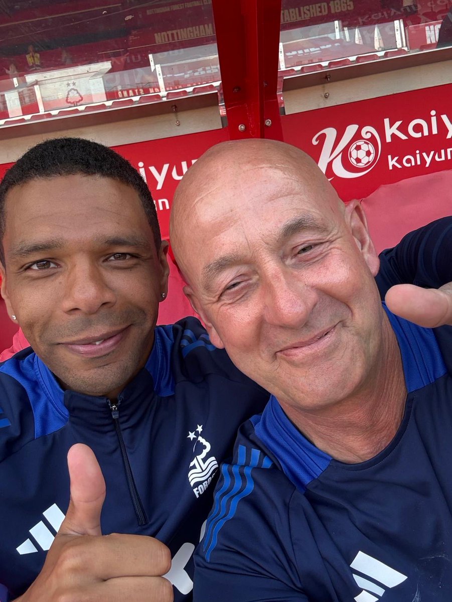 Julian Bennett tweet media