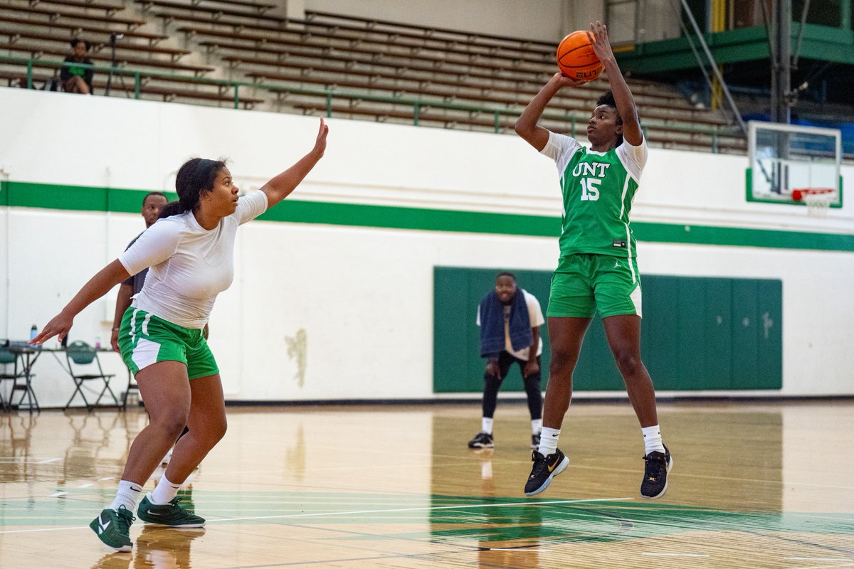 MeanGreenWBB's tweet image. Another month closer to basketball season 🙌
#GMG🦅 I #PremiumGasOnly⛽️