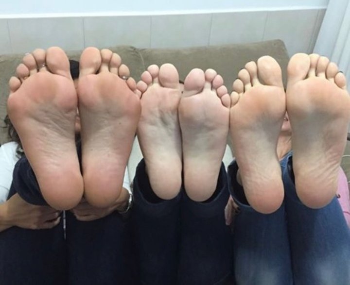 Falaka2025's tweet photo. #feetworshi̇p #feetfetısh #Girls2 #models #legs #footfetısh #feetstagram #feetmodels #feetlovers #leg #womens #girlfriends https://t.co/ZgqDjQd1ts