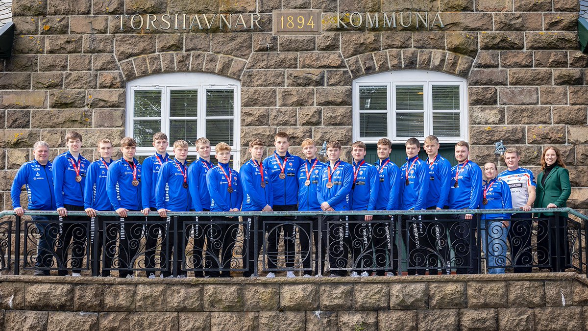 Tinganes's tweet image. A hero’s welcome for the Faroe Islands U21 national #handball team after winning bronze at the World Championships 🥉🙌

PM Aksel V. Johannesen: “The future is bright for Faroese handball and we look forward to many unforgettable moments still to come.”