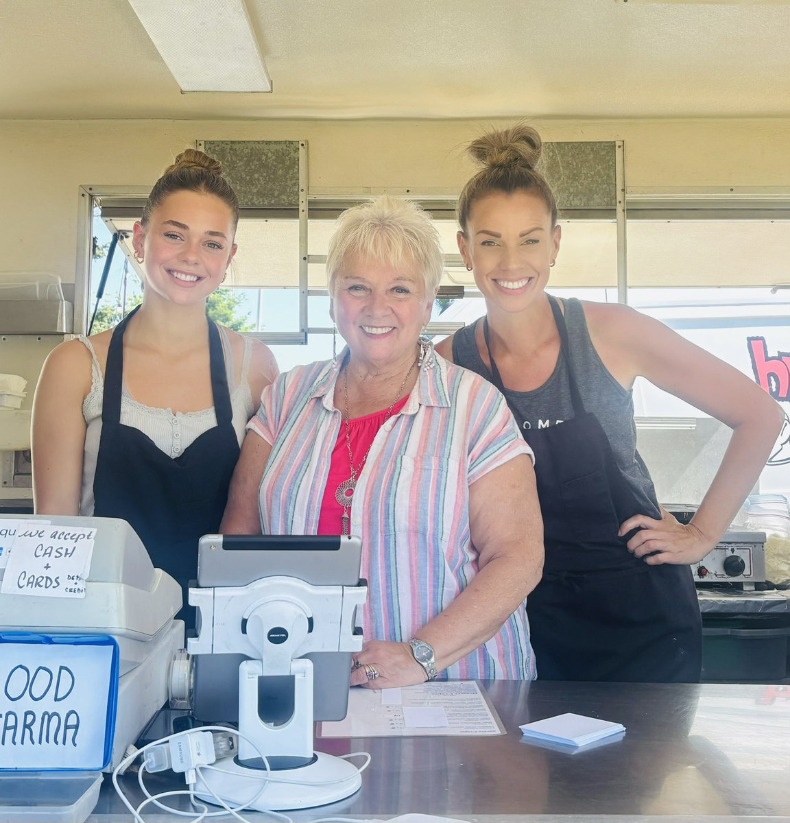 ❤️ Our OG Dream Team ❤️

#vancouvereats #YVRfoodie #vancityeats #vancouverfood #yvrfood #foodtruck #foodtrucks #vancouverfoodtruck #supportlocalbusinesses