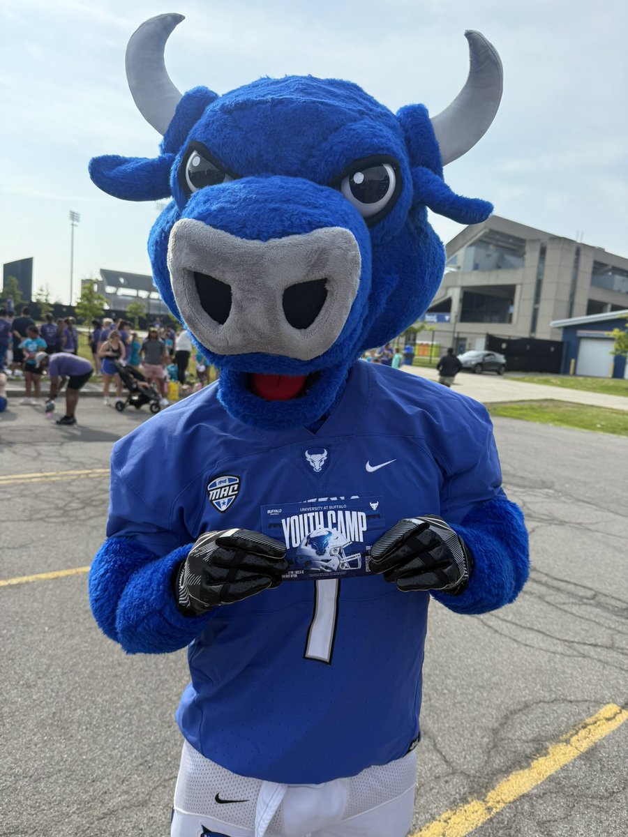 Ron Whitcomb (@ronwhitcomb) on Twitter photo π University at Buffalo π΅
πππππ πππππ½πΌππ ππππππ πΎπΌππ
π€π½UB coaches & current players taking future π½ππππ through skills, drills, flag football games + πππ!
π Ages: 6 - 13, check out our awesome itinerary online!
𦬠UBFootballcamps.com π University at Buffalo π΅
πππππ πππππ½πΌππ ππππππ πΎπΌππ
π€π½UB coaches & current players taking future π½ππππ through skills, drills, flag football games + πππ!
π Ages: 6 - 13, check out our awesome itinerary online!
𦬠UBFootballcamps.com