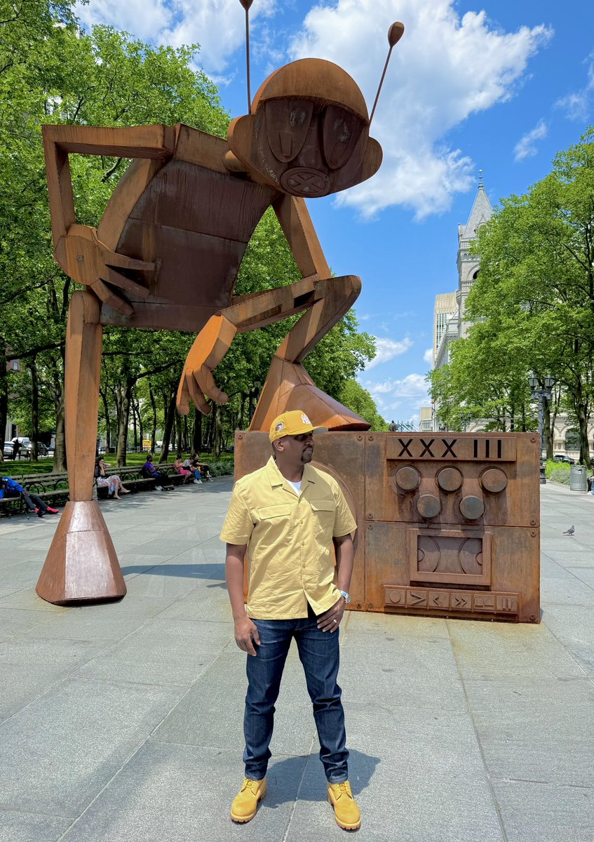 Caamil8's tweet image. Exploring the magic of New York City with my family, soaking in the stunning views of the Manhattan Bridge! Together, we create memories that will last a lifetime.