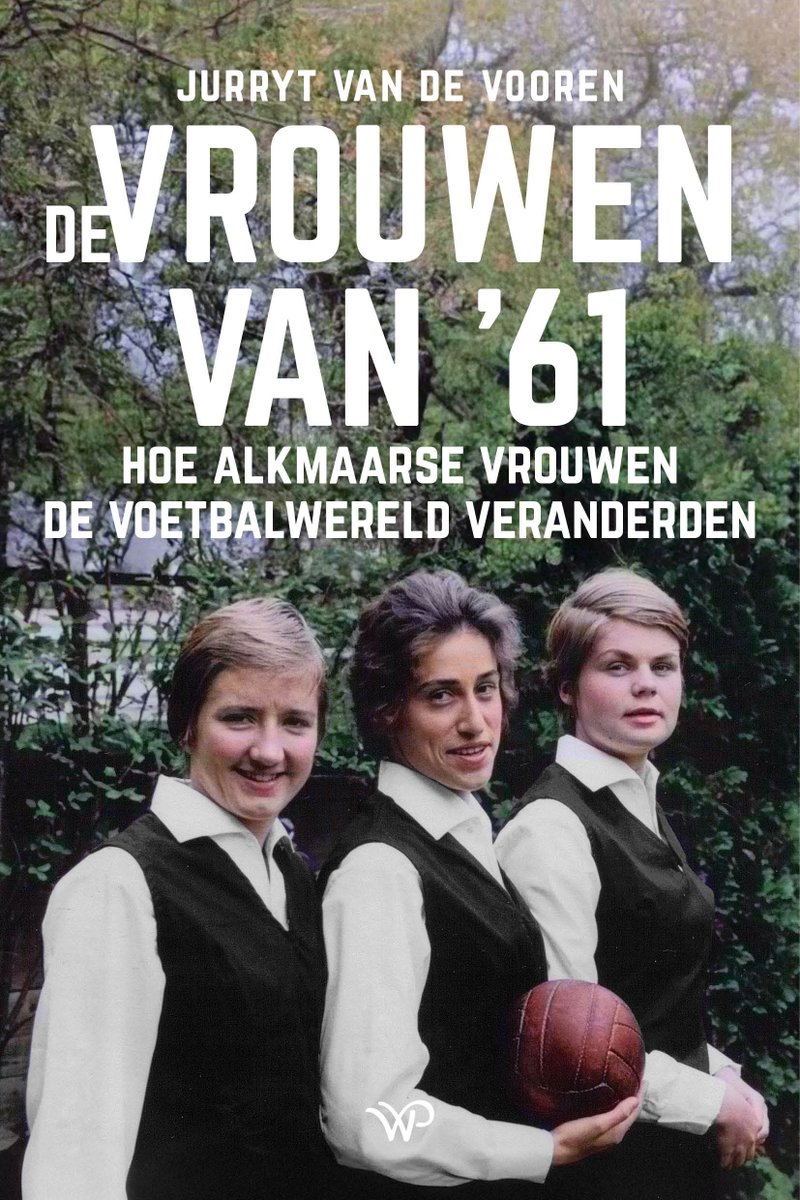 Sportpers (@sportpers1) on Twitter photo Op 11 juni 1961 betraden Ineke Boom, Klaziena Laan en Nel Rentenaar het veld als scheidsrechter tijdens een jeugdtoernooi in Alkmaar, een unicum. Sporthistoricus <a href="/jRRT/">Jurryt van de Vooren</a> dook in deze vergeten geschiedenis en schreef er het boek De vrouwen van ’61 over.
nsp.nl/3867-de-vrouwe… Op 11 juni 1961 betraden Ineke Boom, Klaziena Laan en Nel Rentenaar het veld als scheidsrechter tijdens een jeugdtoernooi in Alkmaar, een unicum. Sporthistoricus <a href="/jRRT/">Jurryt van de Vooren</a> dook in deze vergeten geschiedenis en schreef er het boek De vrouwen van ’61 over.
nsp.nl/3867-de-vrouwe…