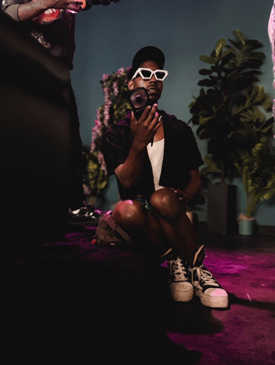 lifeofrankie's tweet photo. 🌈🖤 Low rise, high standards. Serving street glam with a side of smoke and sass 💨🖤 #StyleUnbothered #VibeCheckPassed https://t.co/UFKgId8lhE