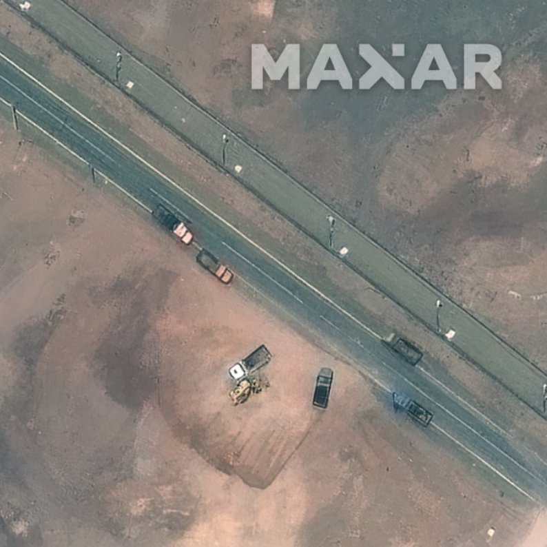 tom_bike's tweet image. A lot going on at Fordow TODAY. Ventilation shaft and bomb penetration holes have been filled up.
1. Large crane near large excavator working at old tunnel entrance.
2. Truck mounted borehole drilling rig parked nearby.
3. Trucks near tarmac road being filled up by bulldozer.