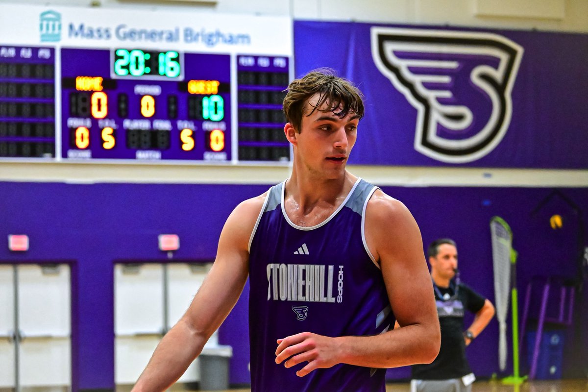 StonehillMBB's tweet image. Some new and familiar faces 🏡☀️
#GoHill | #NECMBB