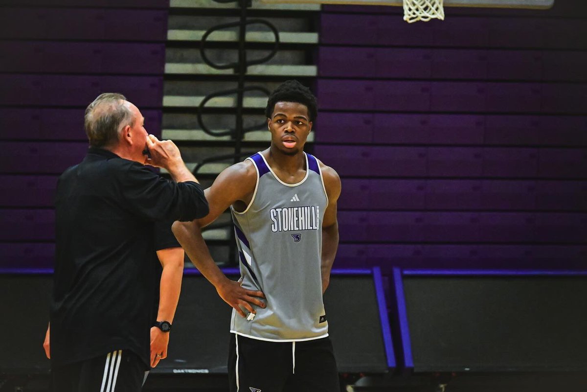 StonehillMBB's tweet image. Some new and familiar faces 🏡☀️
#GoHill | #NECMBB