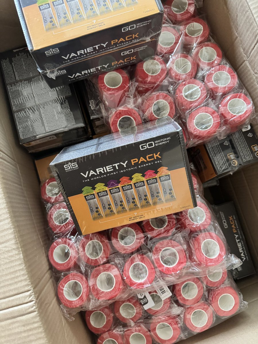 ChangingRoomEst's tweet image. Changing Room Essentials x @CorshamTownFC
Entering our second season together – stronger than ever.
supplying -
Cohesive Tapes
SIS Gels
Hydration drinks
From grassroots to elite, we’ve got options to suit every budget
Get in touch today.
let’s take care of your team’s needs