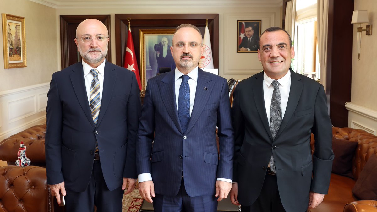 İl Başkanımız Av. Turgay Şahin,Belediye Meclis Üyemiz Av. Mahmut Ekici, İçişleri Bakan Yardımcımız  Bülent Turan’ı Ankara’da, İçişleri Bakanlığı’ndaki makamında ziyaret etti.

Gerçekleştirilen ziyarette; şehrimizle ilgili konular istişare edildi, Afyonkarahisar’ımızın geleceği