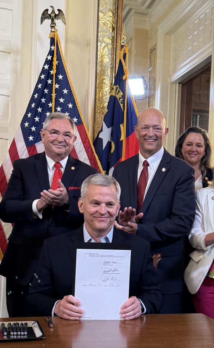 Dean Arp tweet media