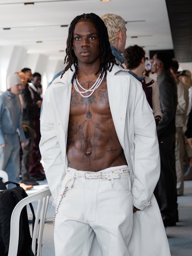 afromixx's tweet photo. Complex rates Rema as the "Best Dressed Celeb" from the Paris Fashion Week. https://t.co/tu7KfJmNIQ