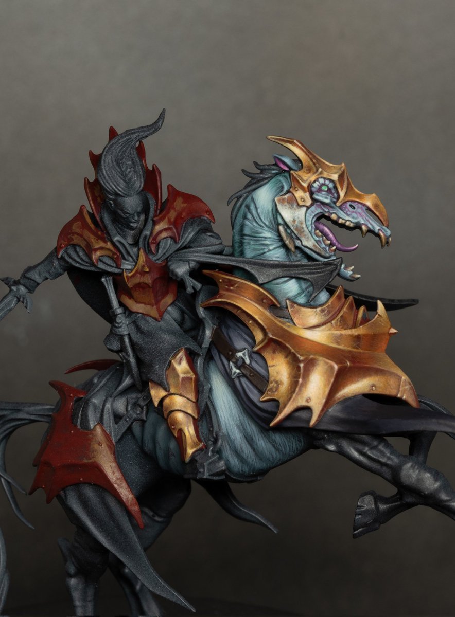 Daemonrich's tweet image. I've been struggling on with my vampire in this disgusting hot weather. I'm not built for the heat 😭. He's certainly looking a bit shiny 😅
#PaintingWarhammer #WarhammerCommunity #AdWip
