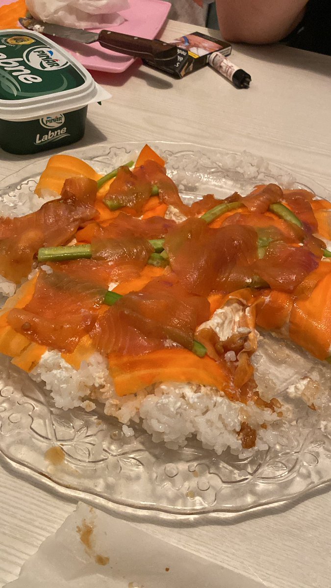 1spanak's tweet image. sushi pastamiz nasil arkadaslar💖