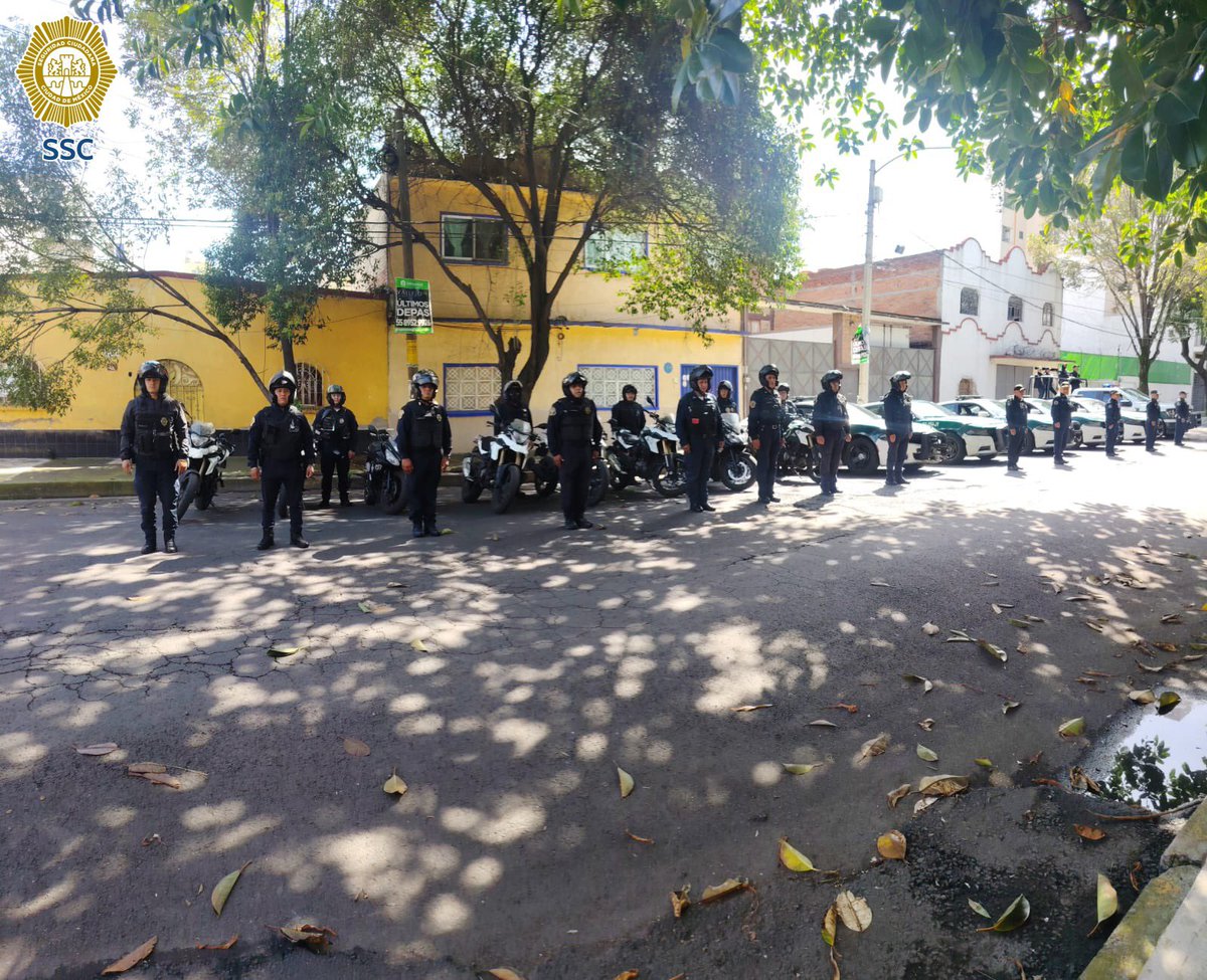SSC_CDMX's tweet photo. Oficiales del sector #LaRaza de la #SSC, con apoyo de los sectores #Cuitláhuac, #Clavería y #Hormiga, realizaron un dispositivo de seguridad en varias colonias del poniente de la ciudad como #LaRaza, #ProHogar, #Arenal, #BarrioDeColtongo, #Cosmopolita, #IndustrialVallejo, #Porvenir y #TrabajadoresDeHierro, con el objetivo de inhibir la comisión de todo tipo de delitos.