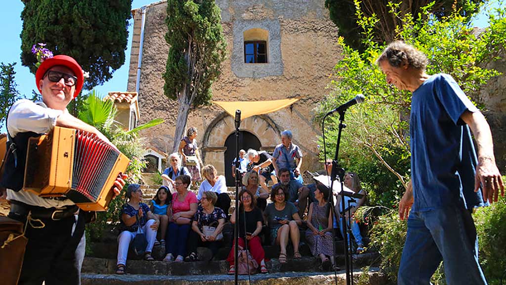 🎵🎶 La recuperació dels Jocs Florals de l’Ebre protagonitza la tercera edició d’UN-I-VERS

📷 LA NOTÍCIA: setmanarilebre.cat/la-recuperacio…

<a href="/Benifallet/">Benifallet</a> <a href="/ArturoGaya/">Arturo Gaya</a> <a href="/e_casasses/">enric casasses</a> <a href="/laltraedi/">L'Altra Editorial</a> #ZoraidaBurgos <a href="/CulturaStte/">CulturaTerresEbre</a> <a href="/cultura_cat/">Cultura</a> <a href="/manelzaera/">Manel Zaera 🎗</a> #poesia #Benifallet #TerresdelEbre