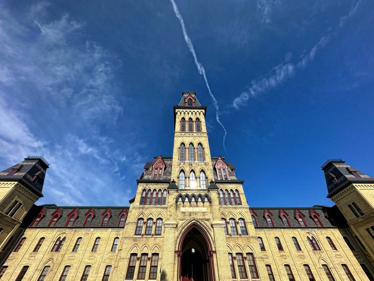 SaveSoldrsHome's tweet image. Explore the beautiful grounds of the Milwaukee Soldiers Home this summer! Tag a friend or family member you&apos;d love to visit with. #MilwaukeeSoldiersHome #ExploreLocal