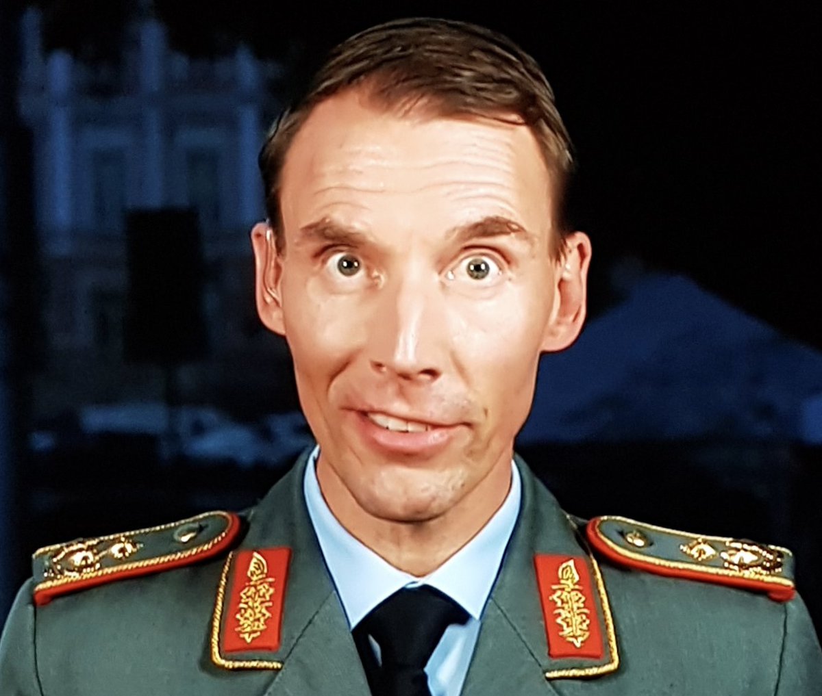 Markus_Krall's tweet photo. Pistorius hat ihn gerade zum Chef des deutschen Heeres gemacht. Na, herzlichen Glühstrumpf, Bundeswehr! https://t.co/qprCXzYOSm