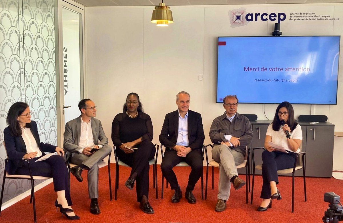 Qualcomm France (@qualcomm_fr) on Twitter photo L'architecture hybride de l'IA combine le cloud et l’edge computing , minimisant ainsi le volume de données transmises sur les réseaux mobiles, a déclaré <a href="/SBoumier/">Sabrina STANISLAS-BOUMIER</a> de <a href="/Qualcomm/">Qualcomm</a> lors de la table ronde de l'<a href="/Arcep/">Arcep</a> sur l'IA et les réseaux qui s'est tenue la semaine dernière. L'architecture hybride de l'IA combine le cloud et l’edge computing , minimisant ainsi le volume de données transmises sur les réseaux mobiles, a déclaré <a href="/SBoumier/">Sabrina STANISLAS-BOUMIER</a> de <a href="/Qualcomm/">Qualcomm</a> lors de la table ronde de l'<a href="/Arcep/">Arcep</a> sur l'IA et les réseaux qui s'est tenue la semaine dernière.